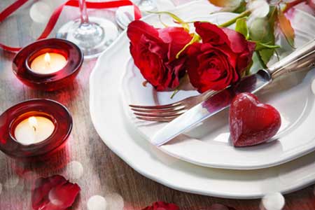 SAN VALENTINO: COME VESTIRSI PER UNA SERATA ROMANTICA