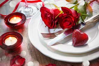 SAN VALENTINO: COME VESTIRSI PER UNA SERATA ROMANTICA