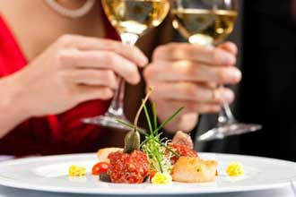 LE BUONE MANIERE NON PASSANO MAI DI MODA: COME CONQUISTARLA A TAVOLA AL PRIMO APPUNTAMENTO!